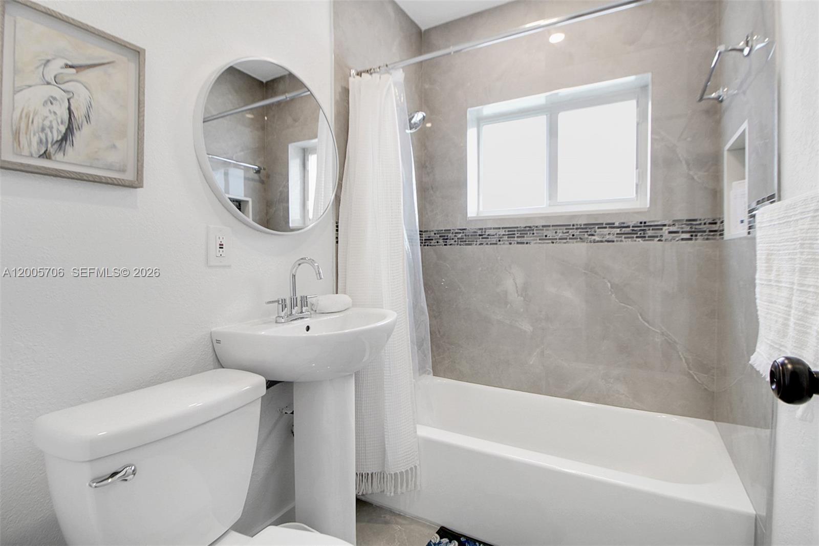 231 NE 43rd St Miami, FL 33137