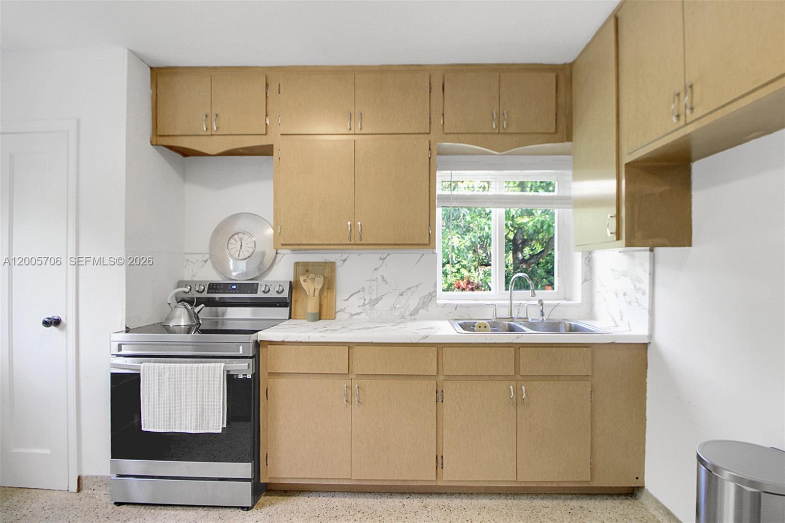 231 NE 43rd St Miami, FL 33137