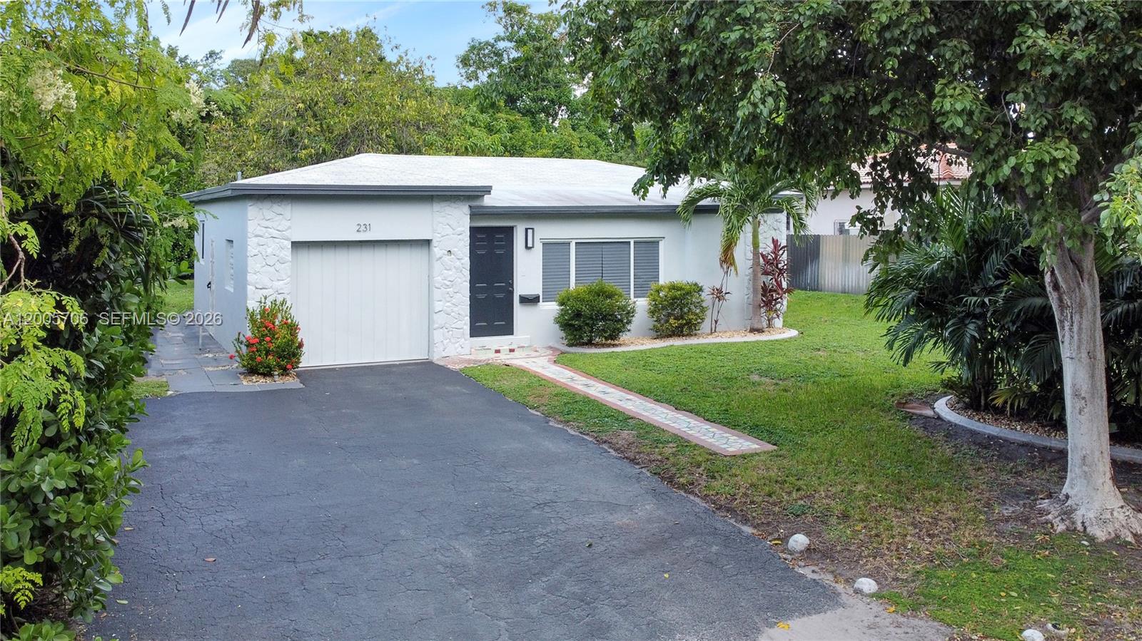 231 NE 43rd St Miami, FL 33137