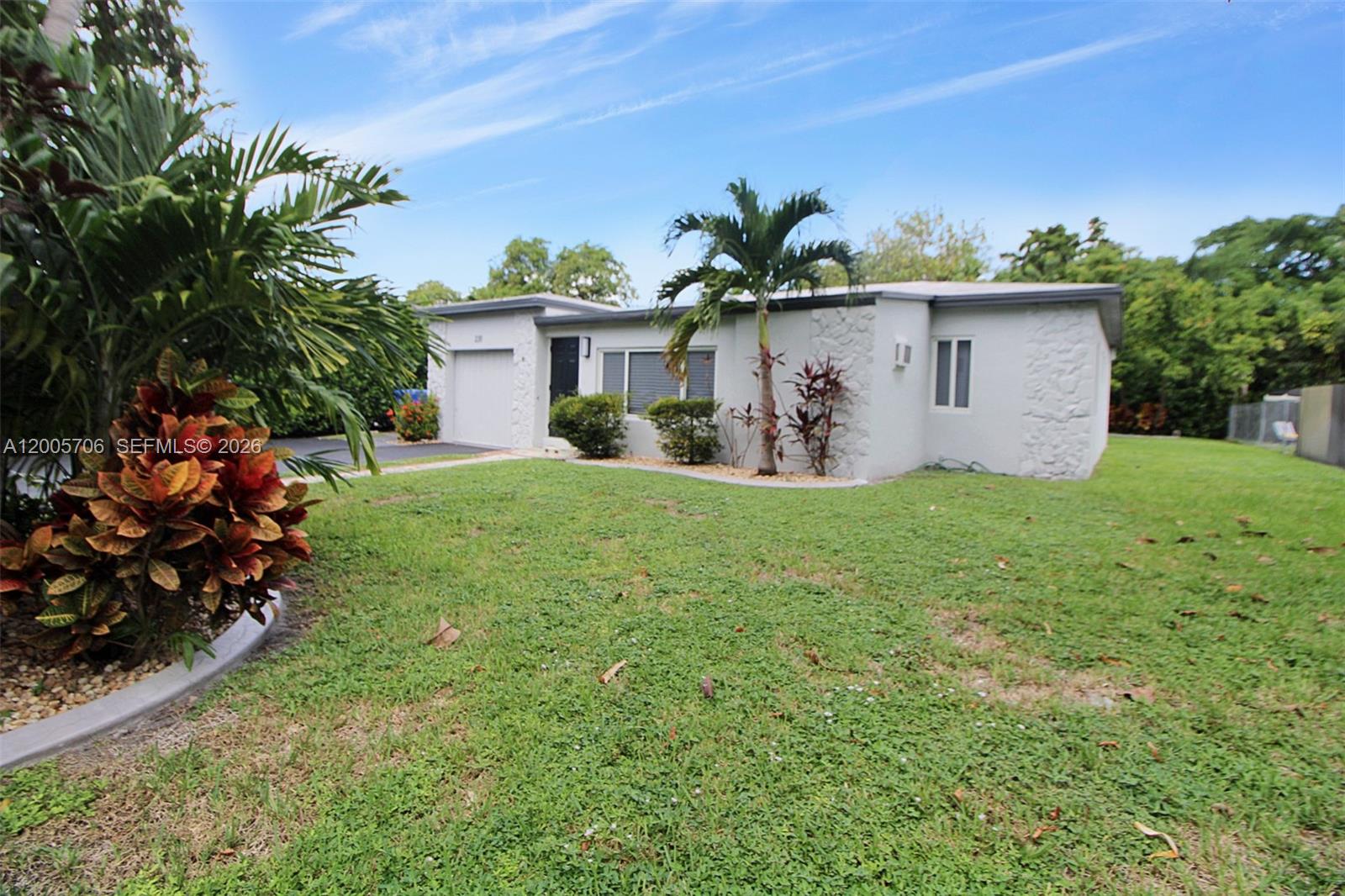 231 NE 43rd St Miami, FL 33137