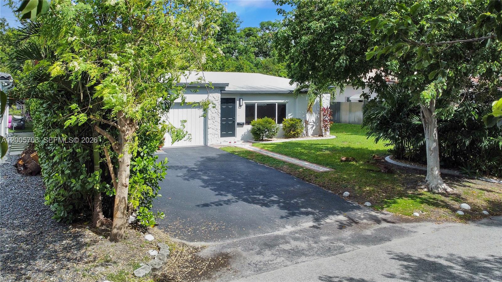 231 NE 43rd St Miami, FL 33137