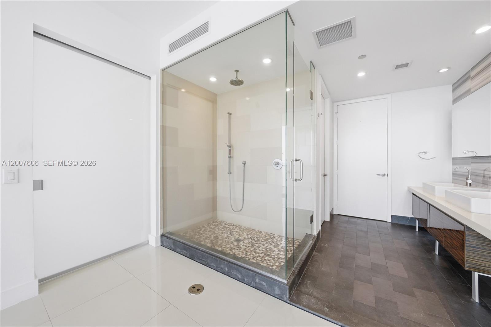 1100 Biscayne Blvd #4402 Miami, FL 33132