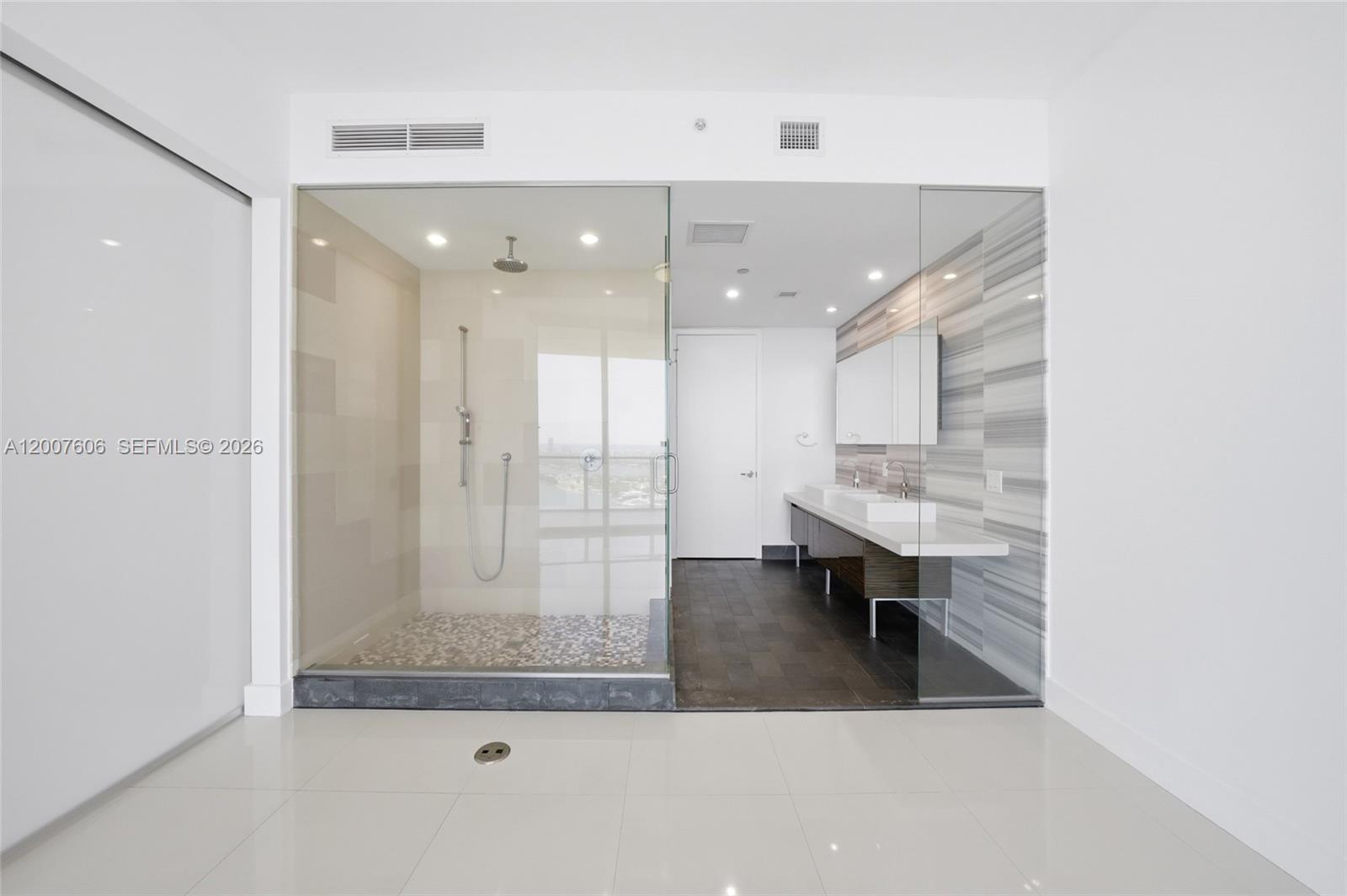 1100 Biscayne Blvd #4402 Miami, FL 33132