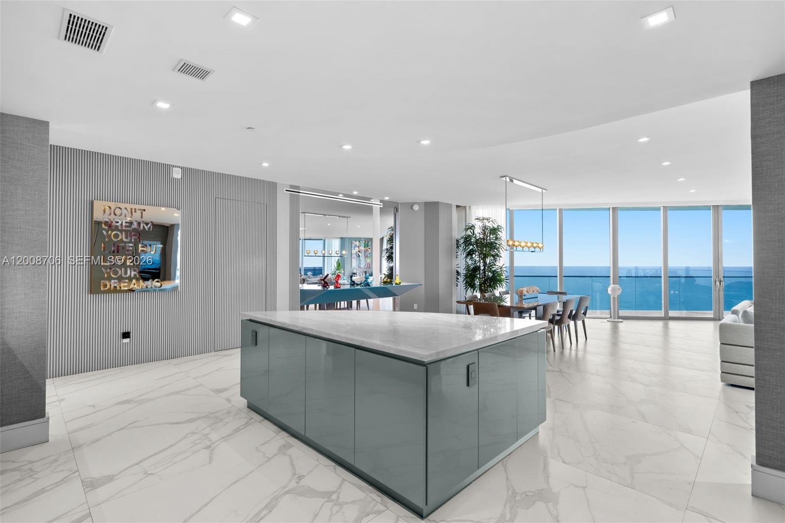 18975 Collins Ave #5200 Sunny Isles Beach, FL 33160