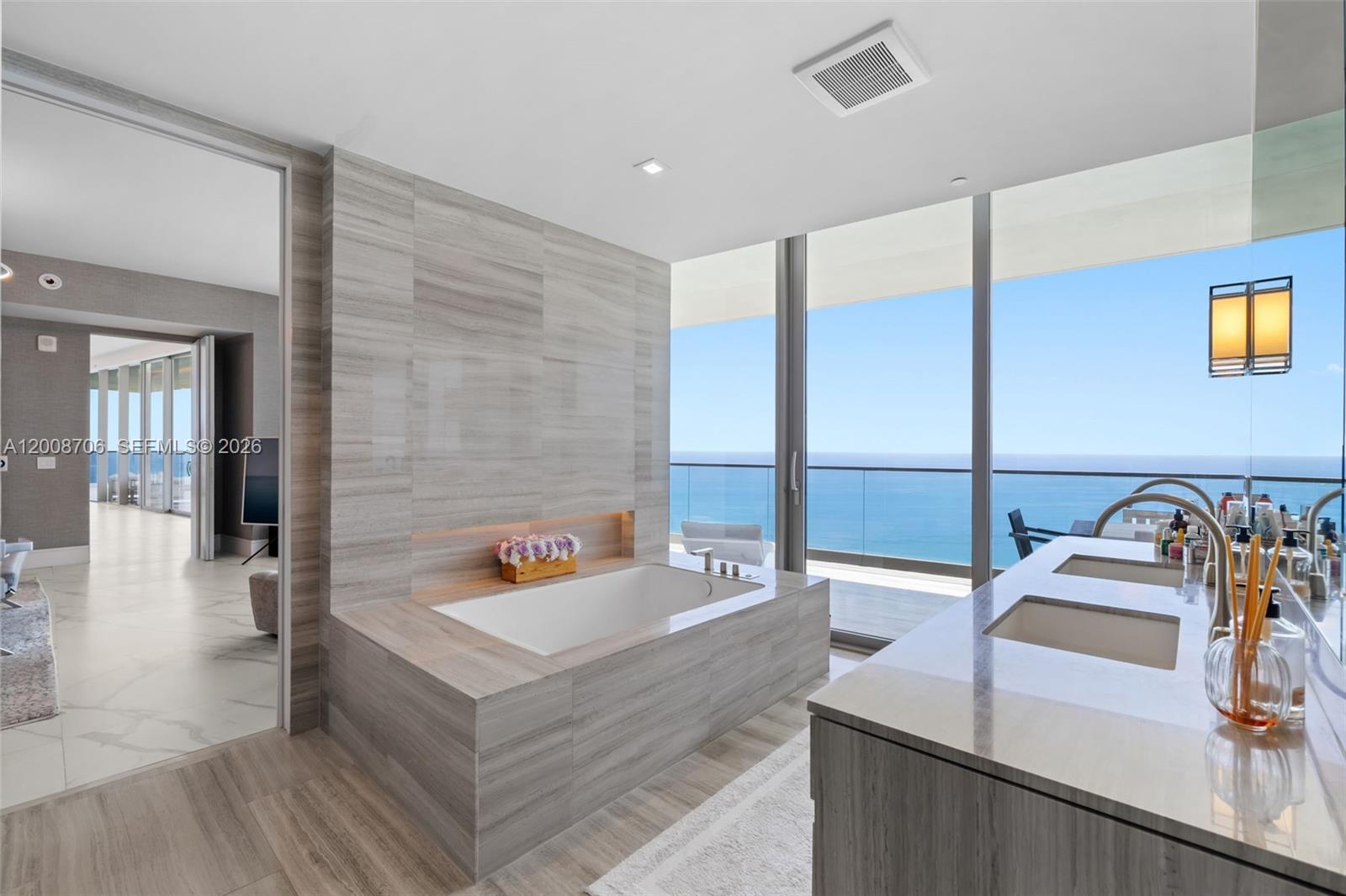 18975 Collins Ave #5200 Sunny Isles Beach, FL 33160