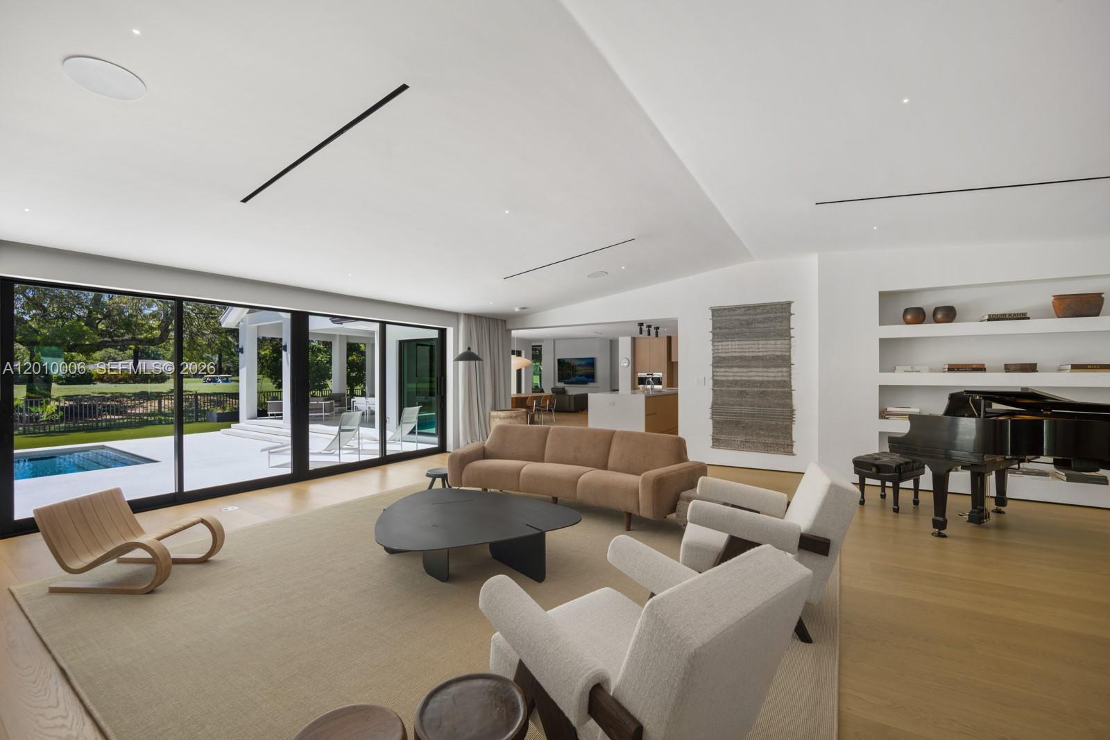 4100 Pinta Ct Coral Gables, FL 33146