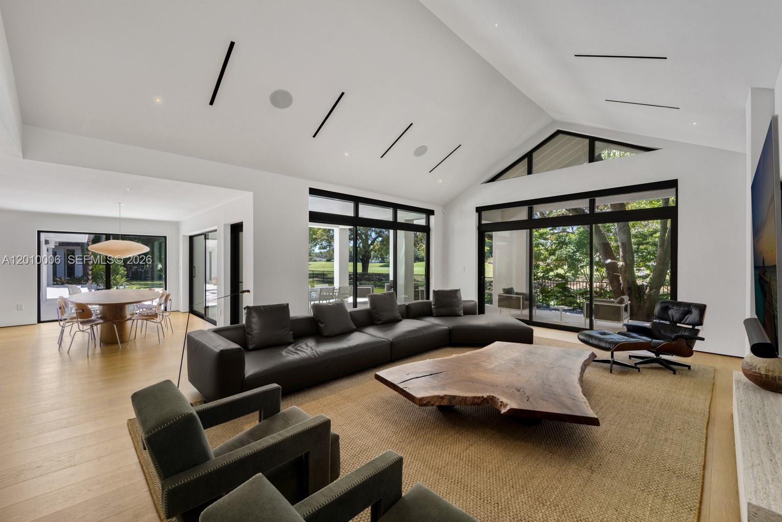 4100 Pinta Ct Coral Gables, FL 33146