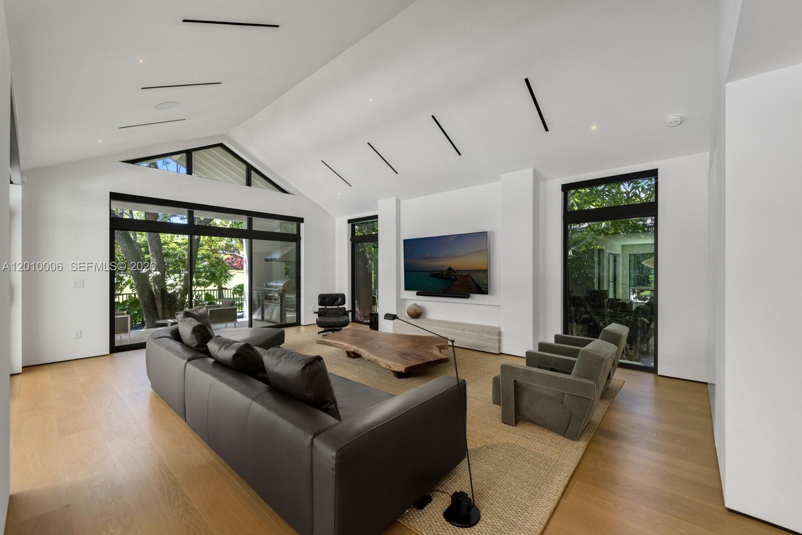 4100 Pinta Ct Coral Gables, FL 33146