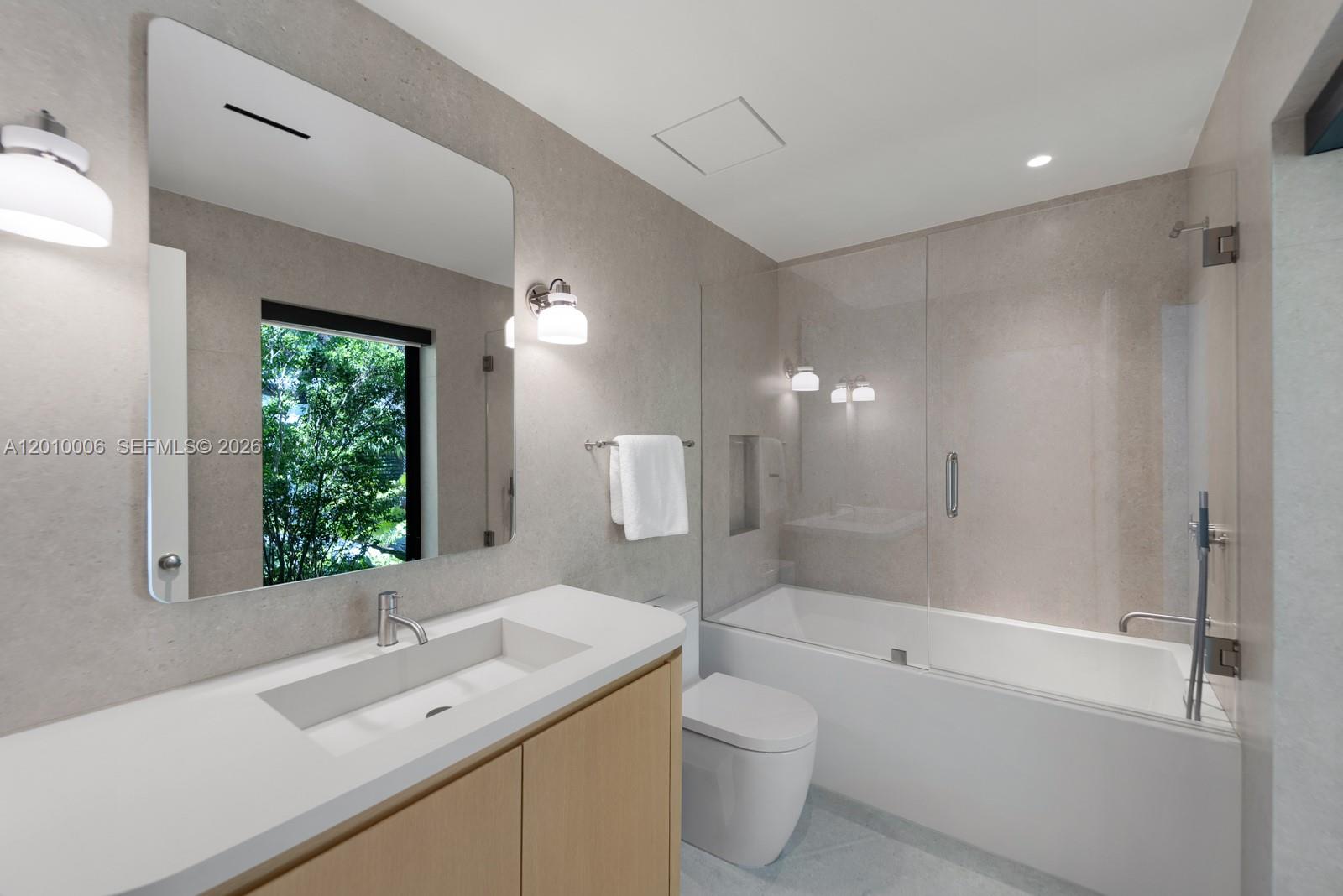 4100 Pinta Ct Coral Gables, FL 33146