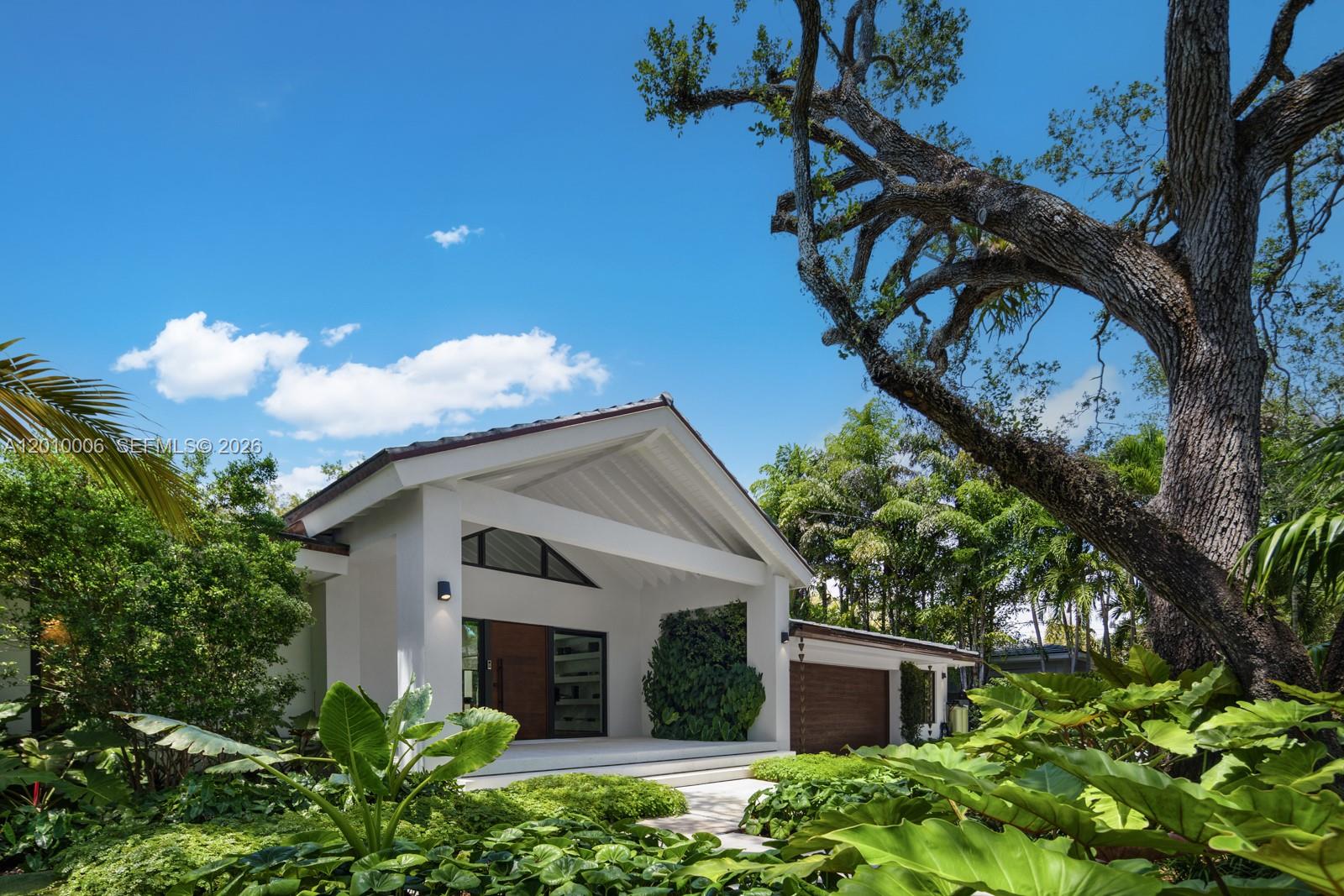 4100 Pinta Ct Coral Gables, FL 33146