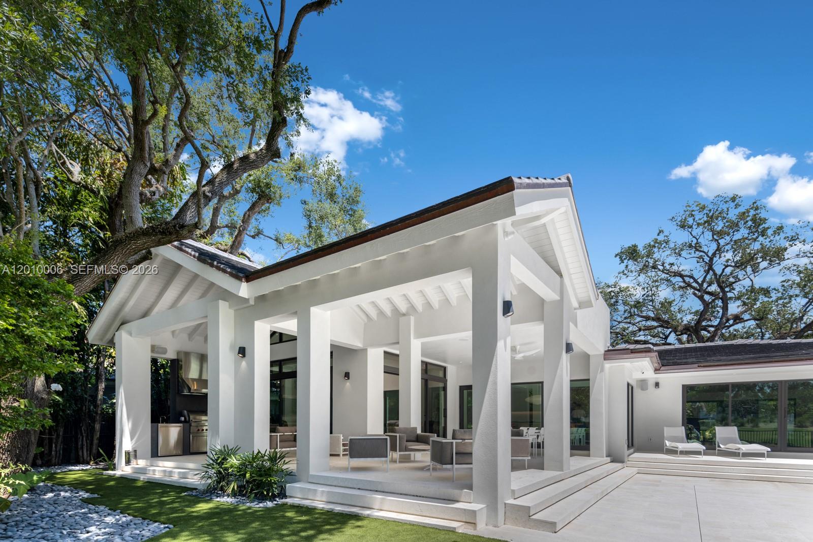 4100 Pinta Ct Coral Gables, FL 33146