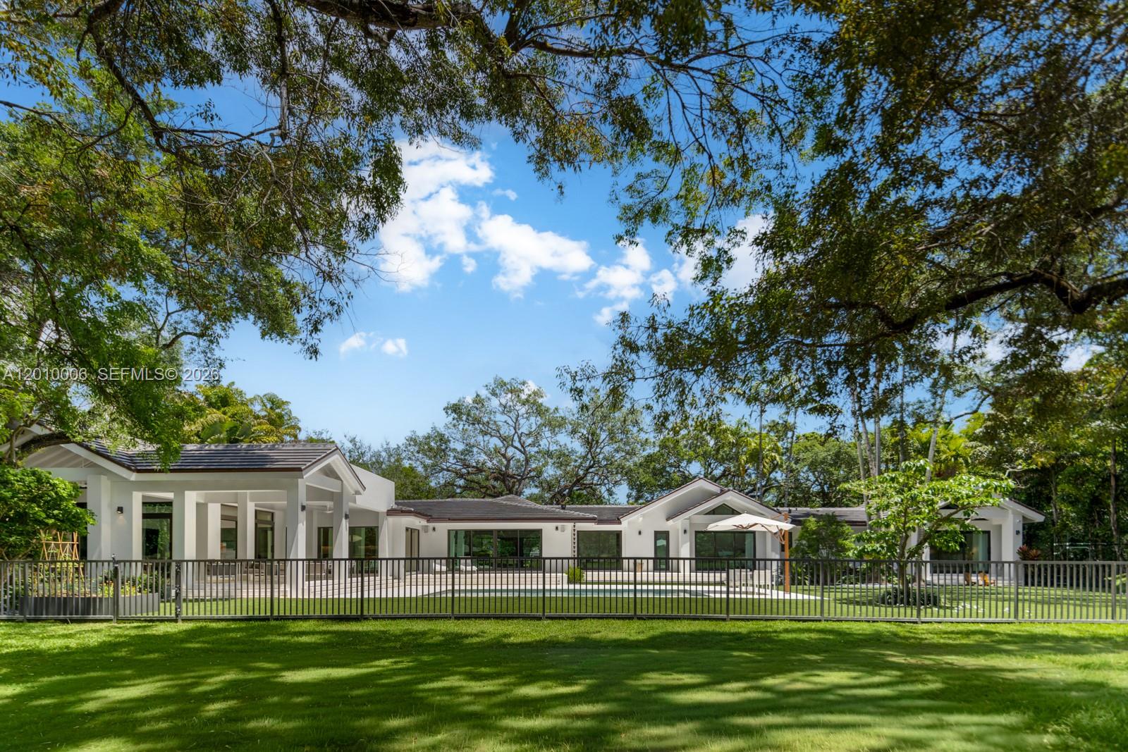 4100 Pinta Ct Coral Gables, FL 33146