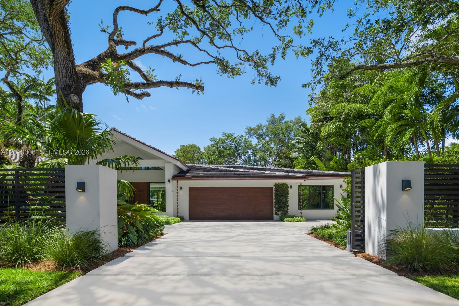 4100 Pinta Ct Coral Gables, FL 33146