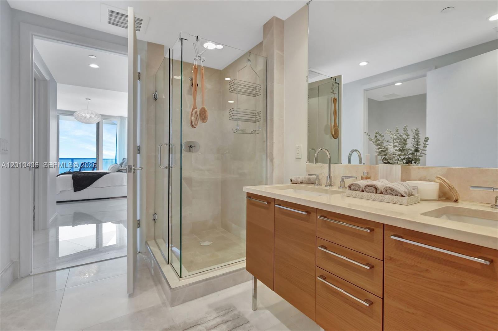 image Jade Beach18