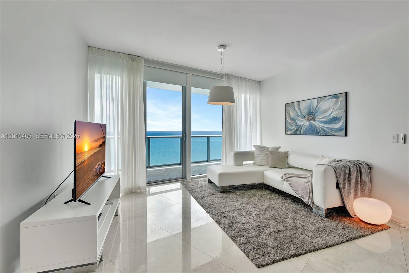 image Jade Beach1