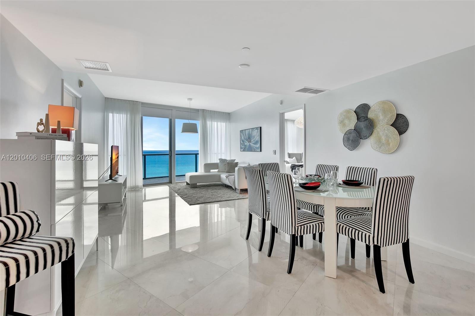image Jade Beach2