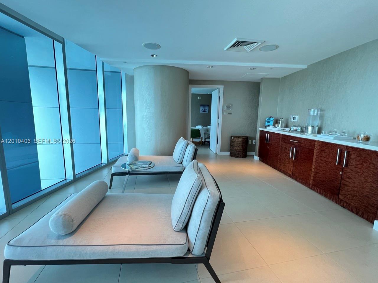 image Jade Beach45
