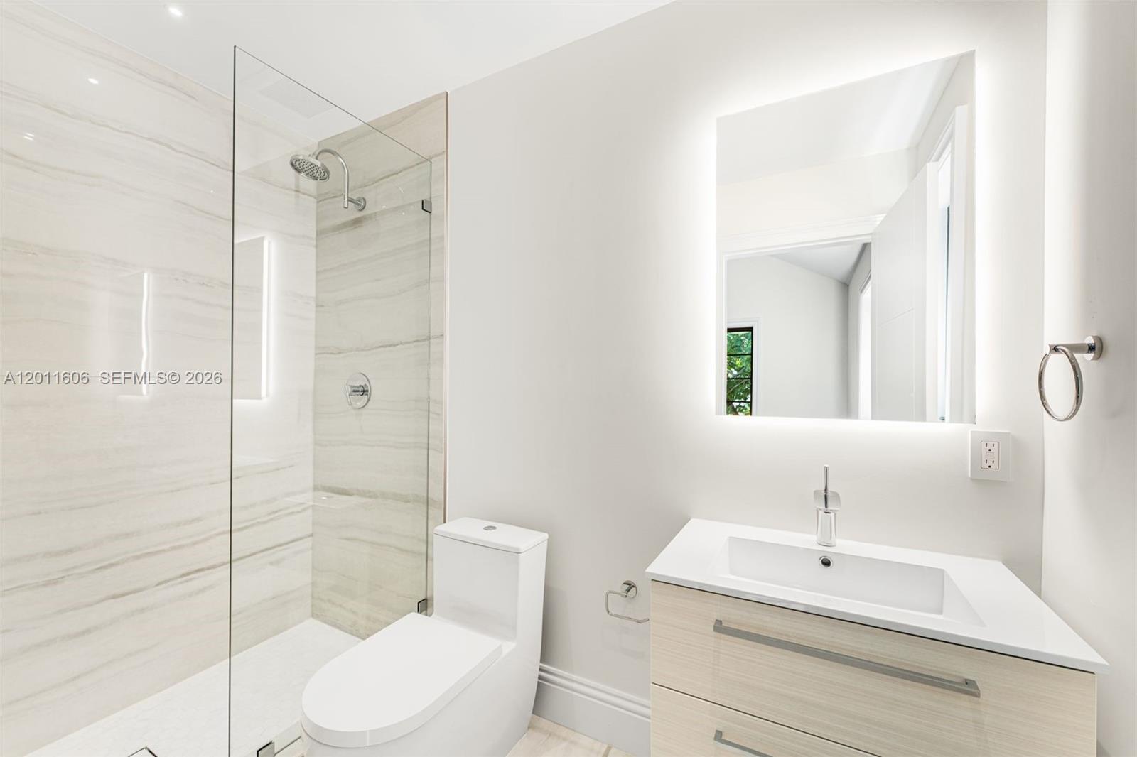 547 NE 57th St Miami, FL 33137
