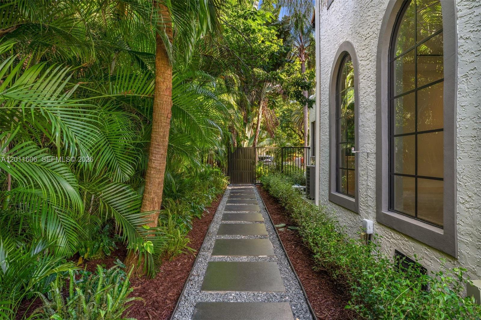 547 NE 57th St Miami, FL 33137
