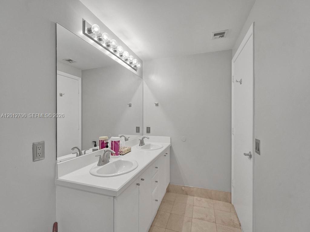 2475 Brickell Ave #804 Miami, FL 33129