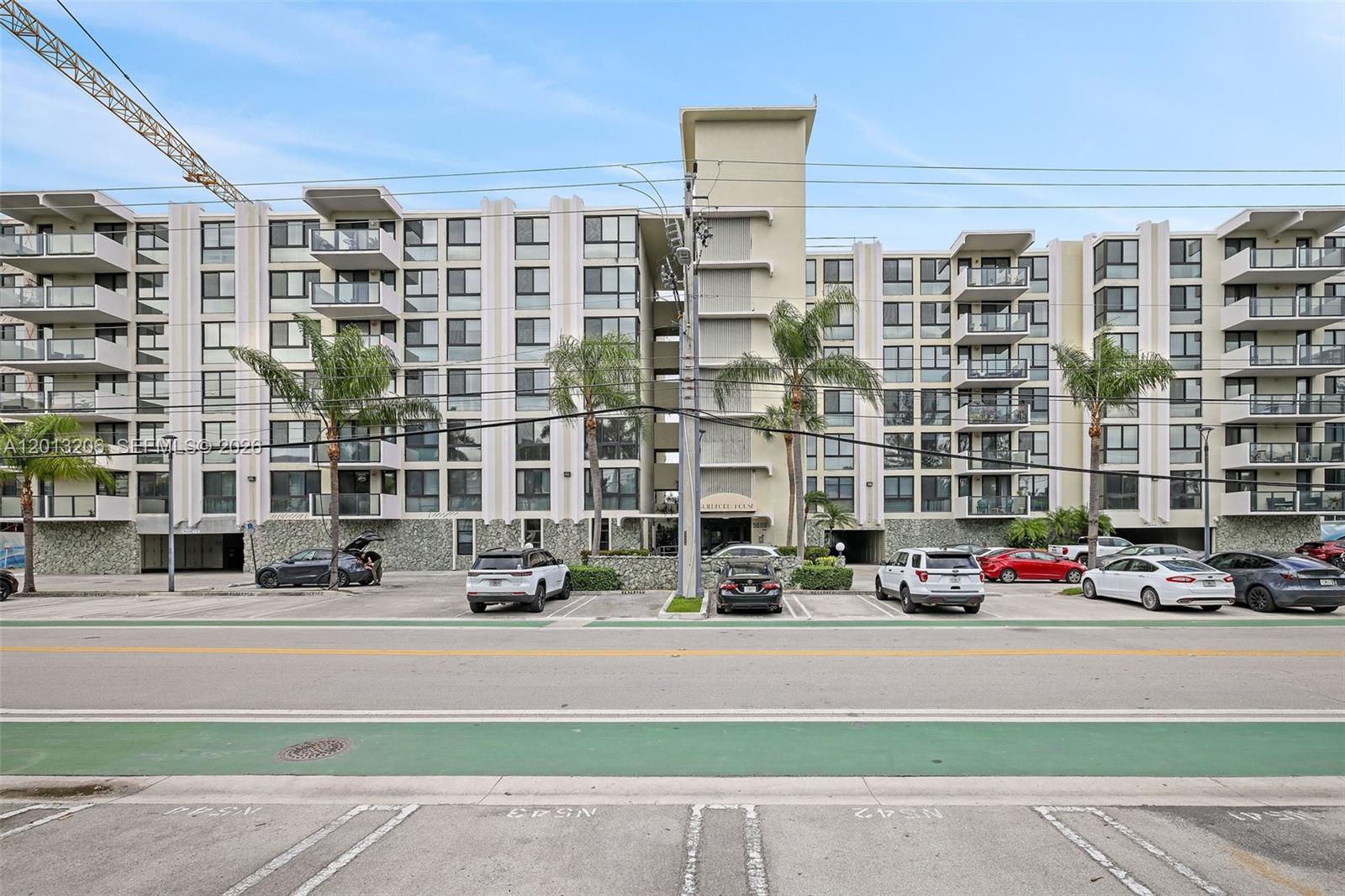 9800 W Bay Hbr Dr #406