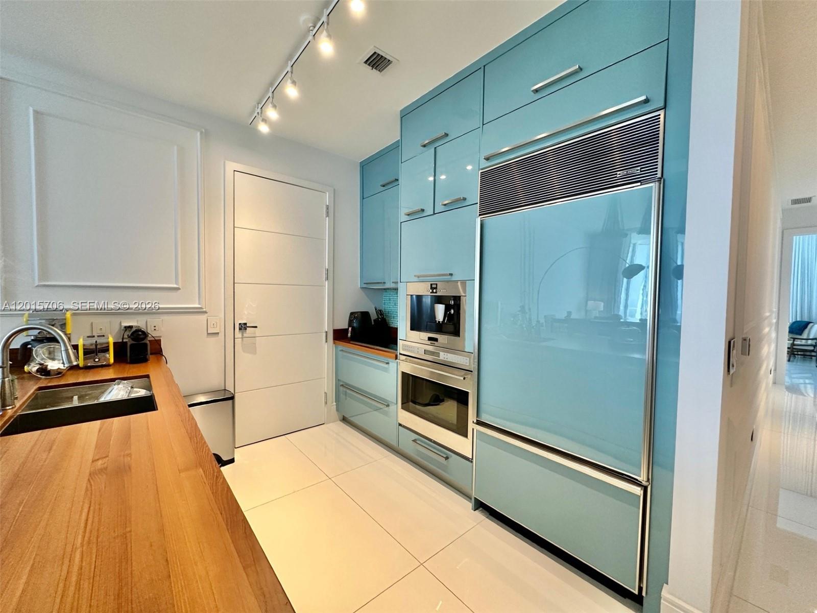 15811 Collins Ave #3302 Sunny Isles Beach, FL 33160