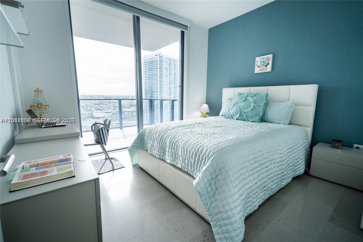 68 SE 6th St #2510 Miami, FL 33131