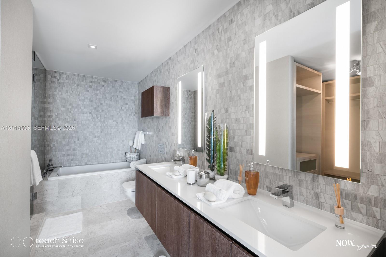 88 SW 7th St #2406 Miami, FL 33130