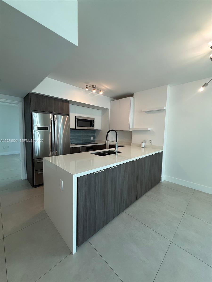 55 SE 6th St #1710