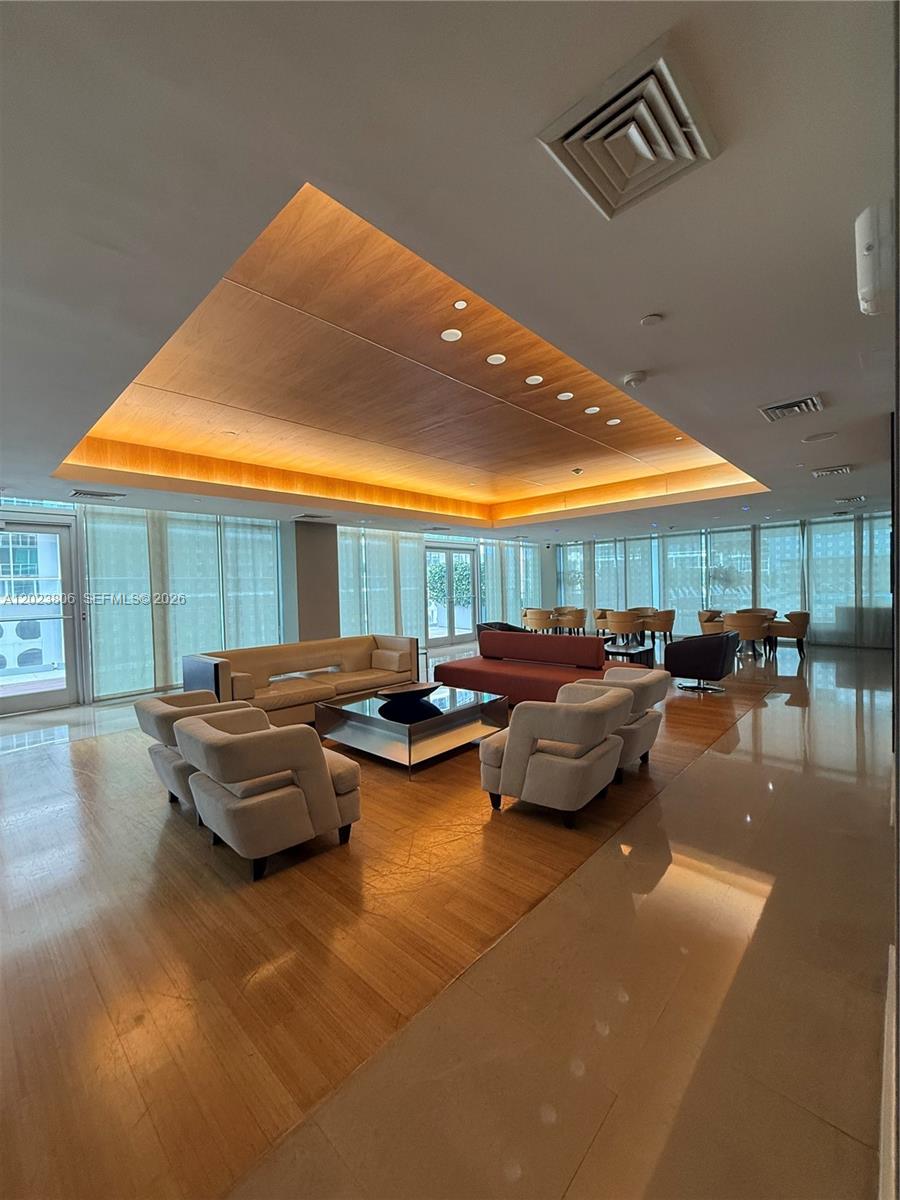 image 500 Brickell West9