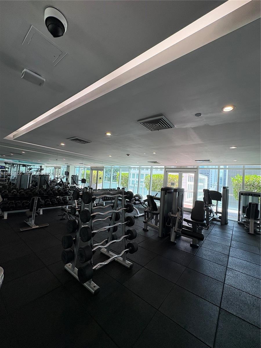 image 500 Brickell West12