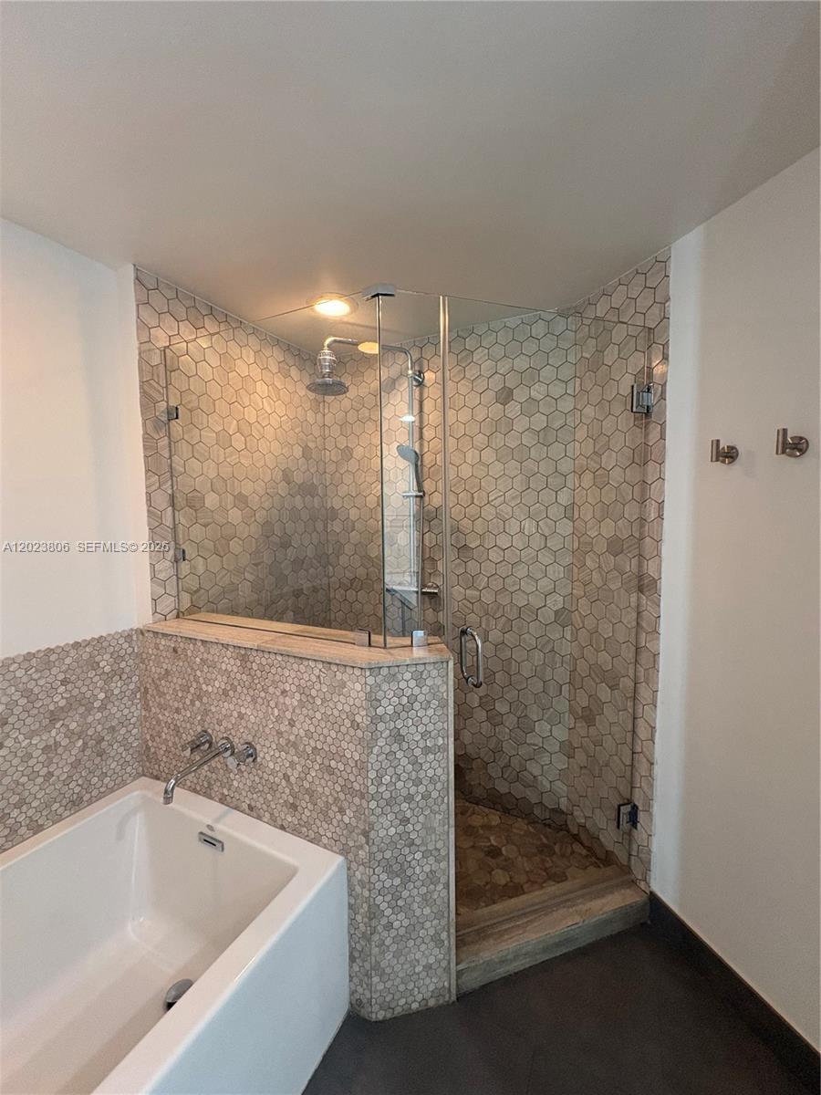 image 500 Brickell West6