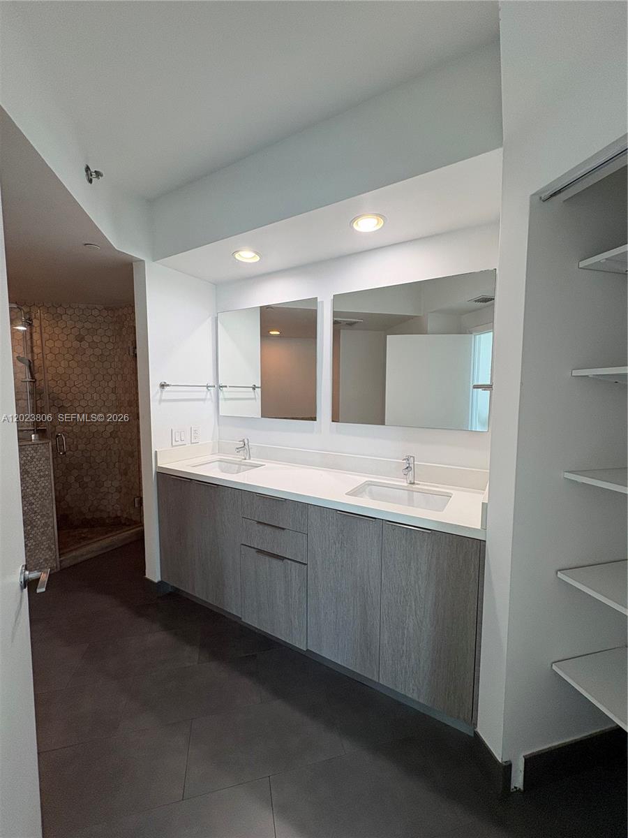 image 500 Brickell West7