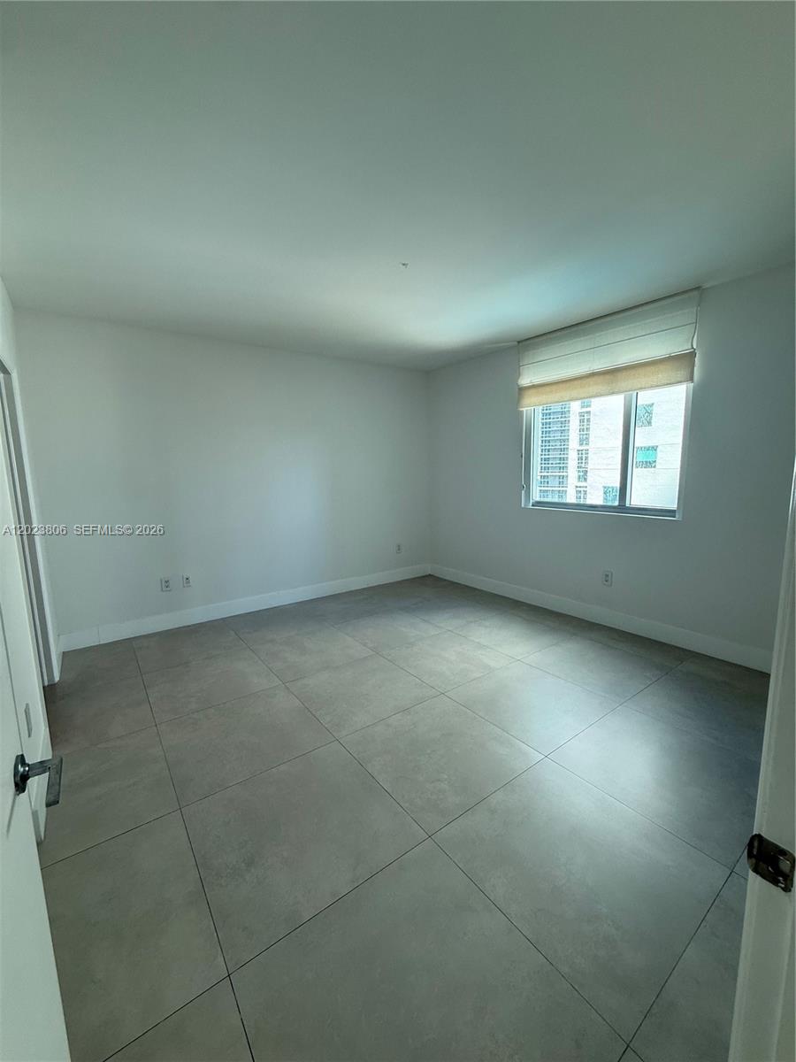 image 500 Brickell West8