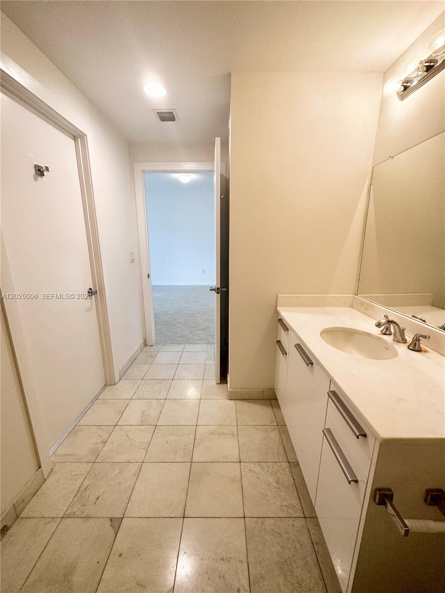 image 1060 Brickell - 106014