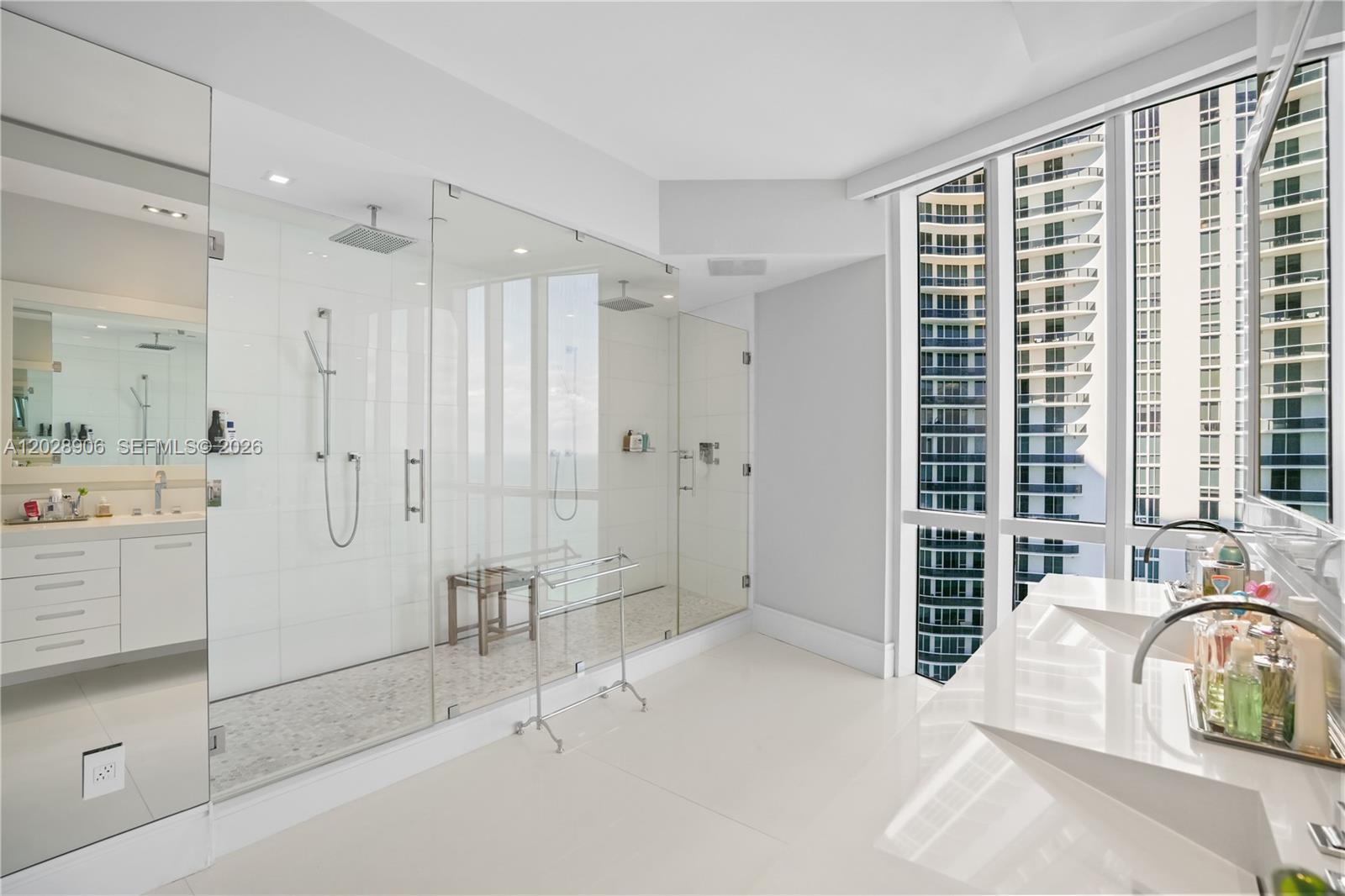 15811 Collins Ave #2601 Sunny Isles Beach, FL 33160