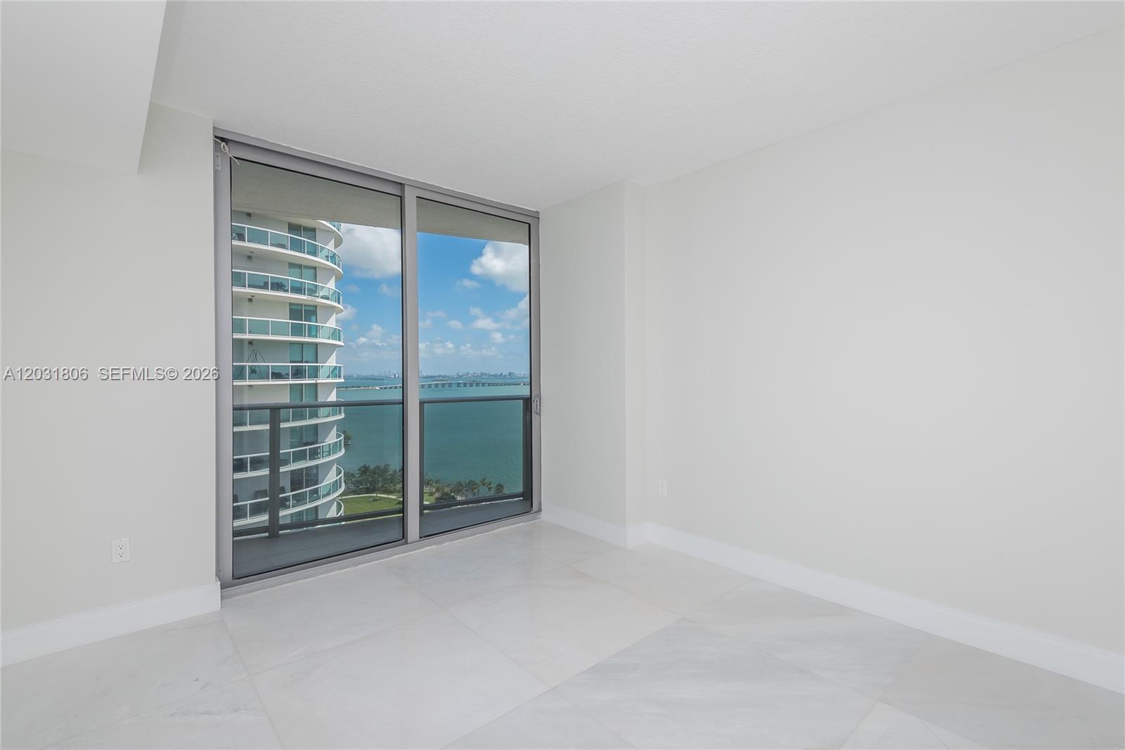 image Aria on the Bay14