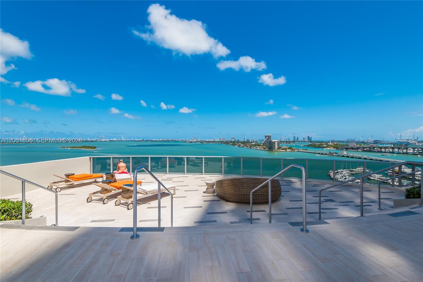 image Aria on the Bay35