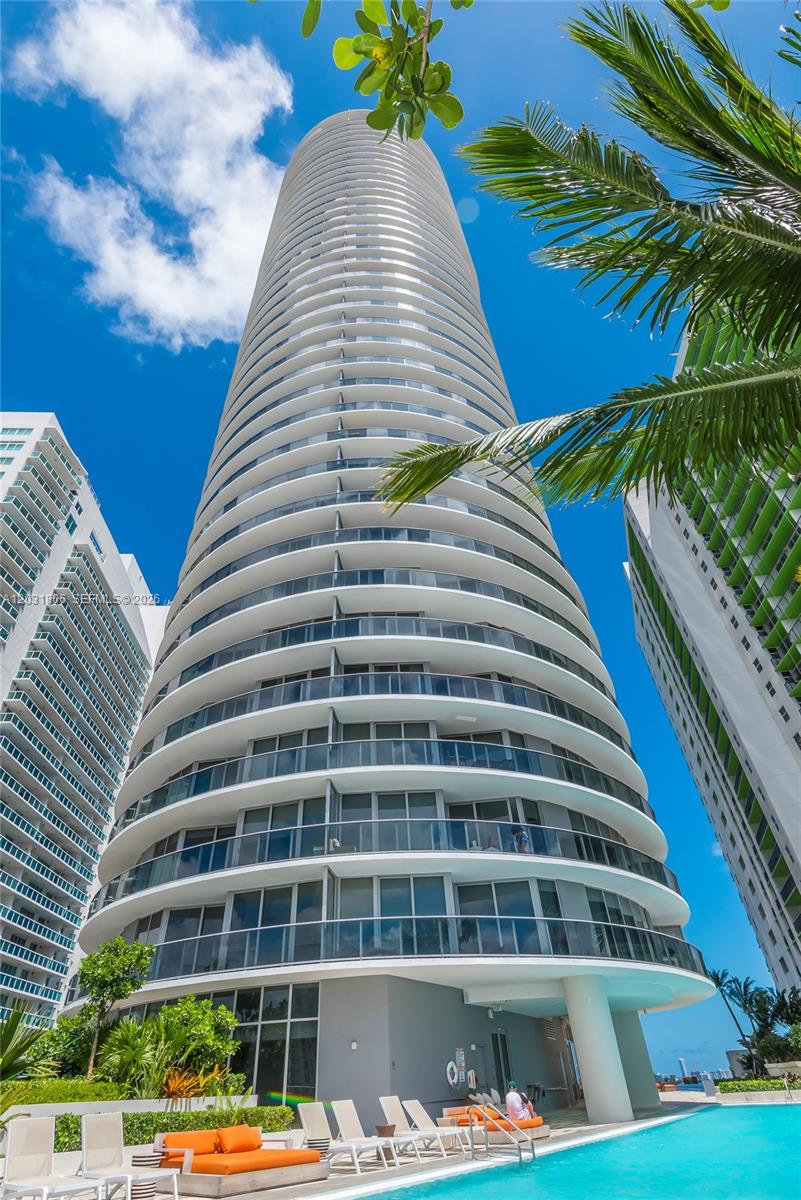 image Aria on the Bay37