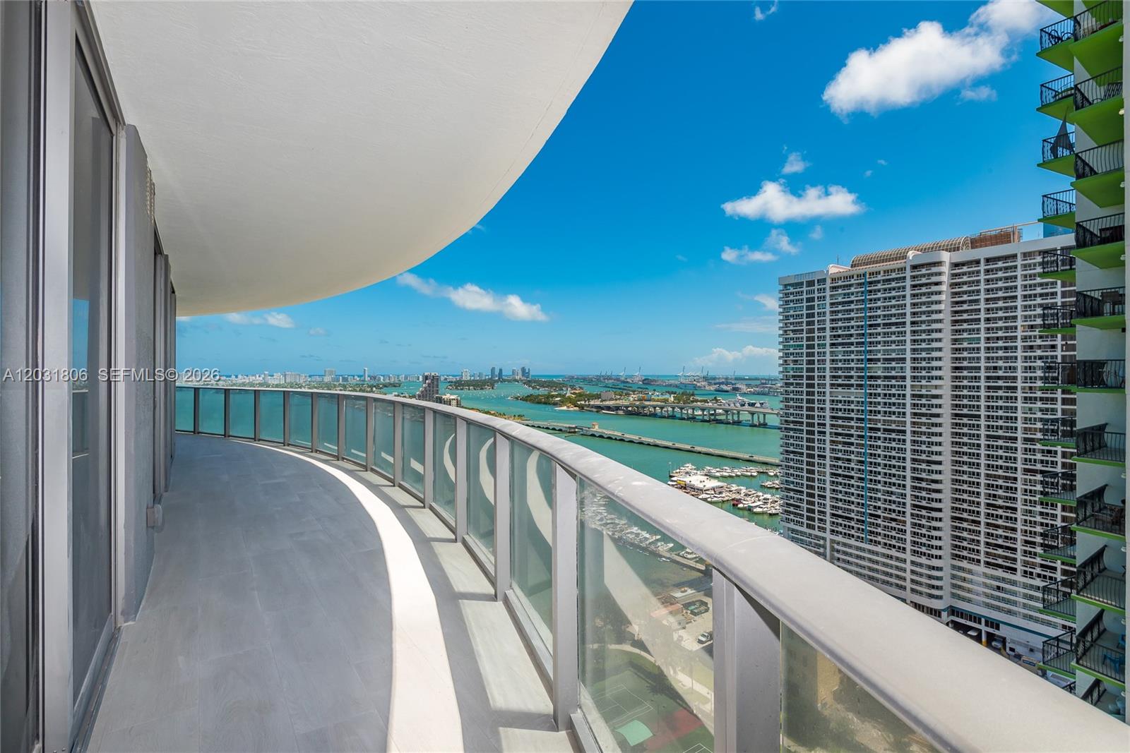 image Aria on the Bay43