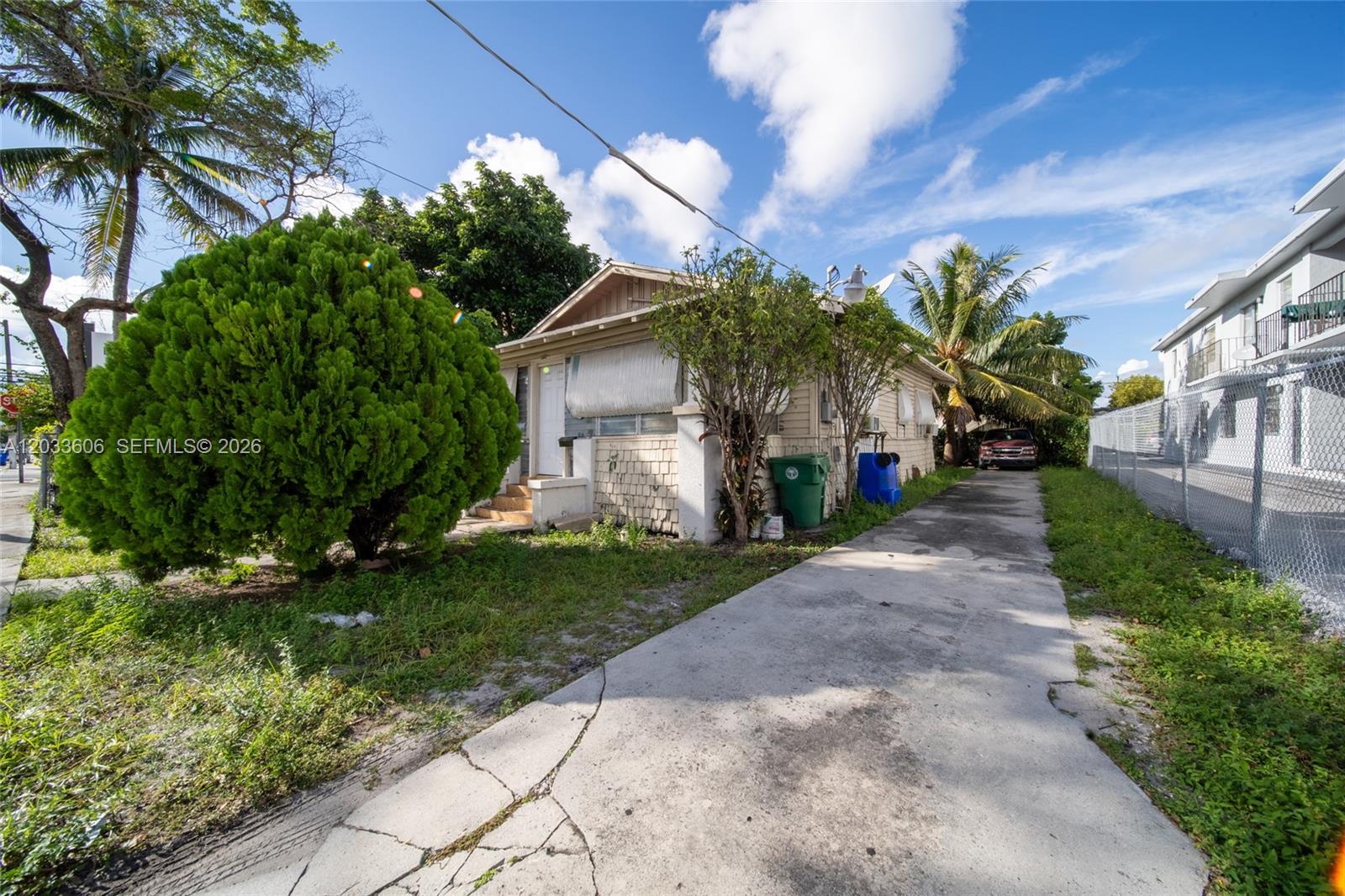 1267 NW 3rd St Miami, FL 33125