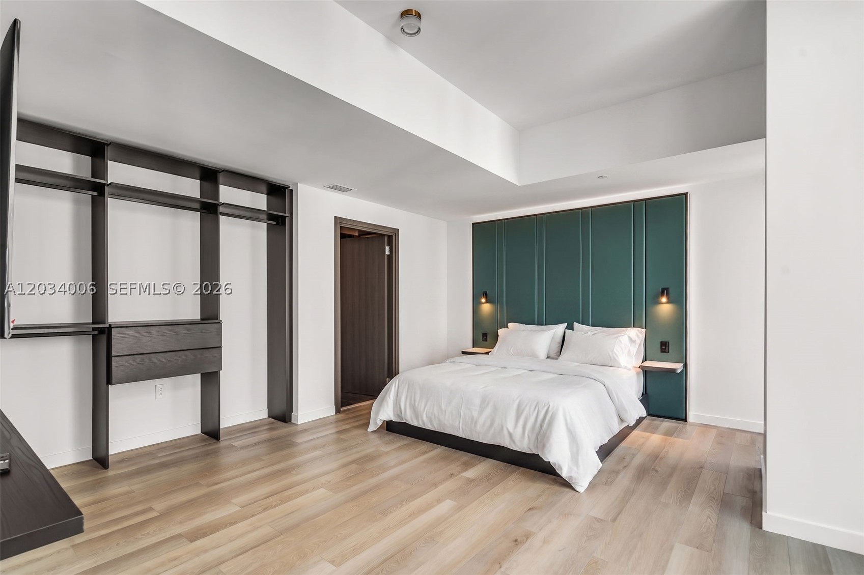 image E11EVEN Hotel & Residences11