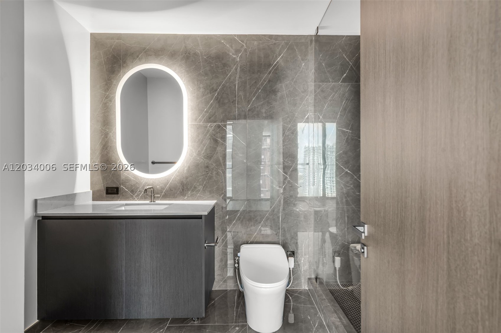 image E11EVEN Hotel & Residences14