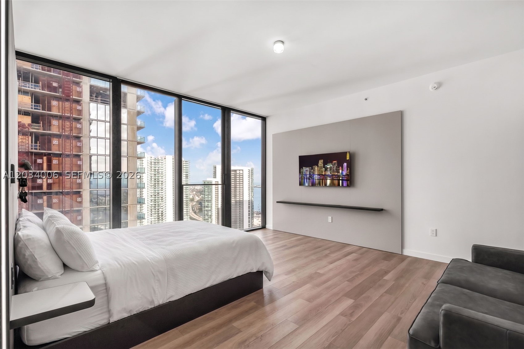 image E11EVEN Hotel & Residences19