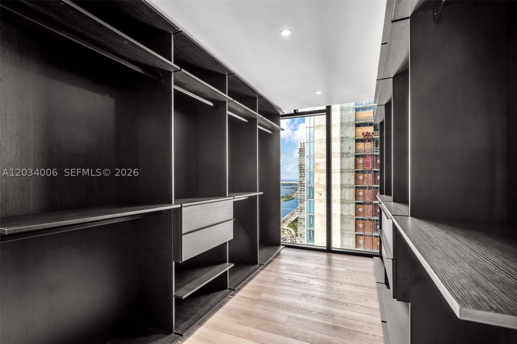 image E11EVEN Hotel & Residences23