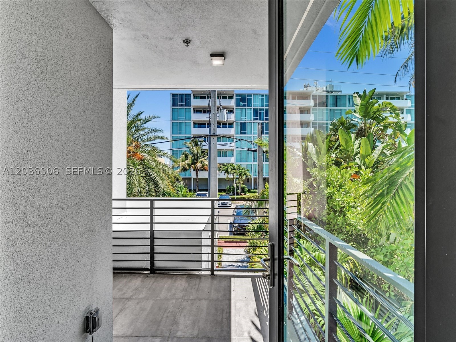 1930 Bay Dr #PH1 Miami Beach, FL 33141
