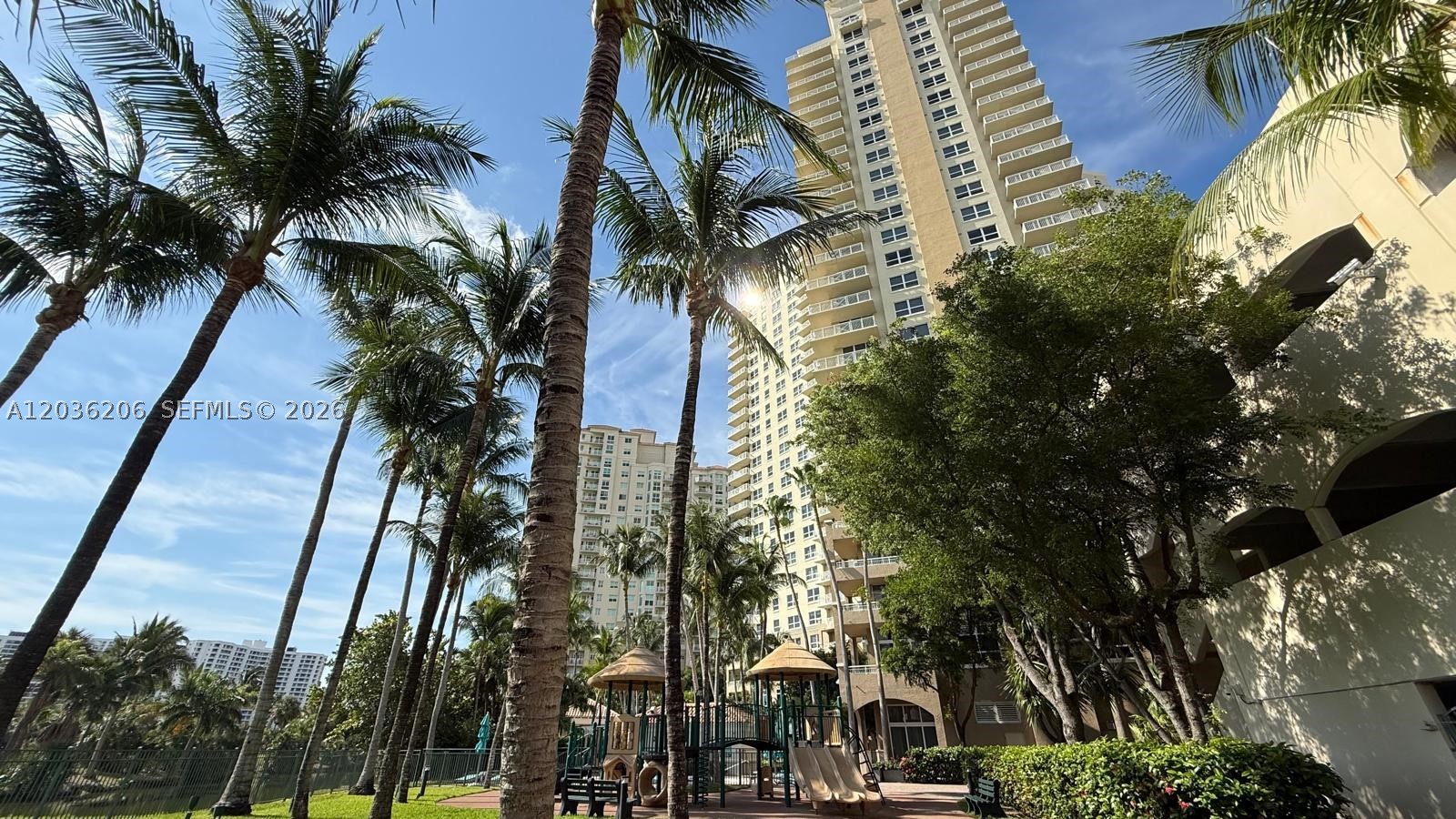 19501 W Country Clb Dr #1212 Aventura, FL 33180