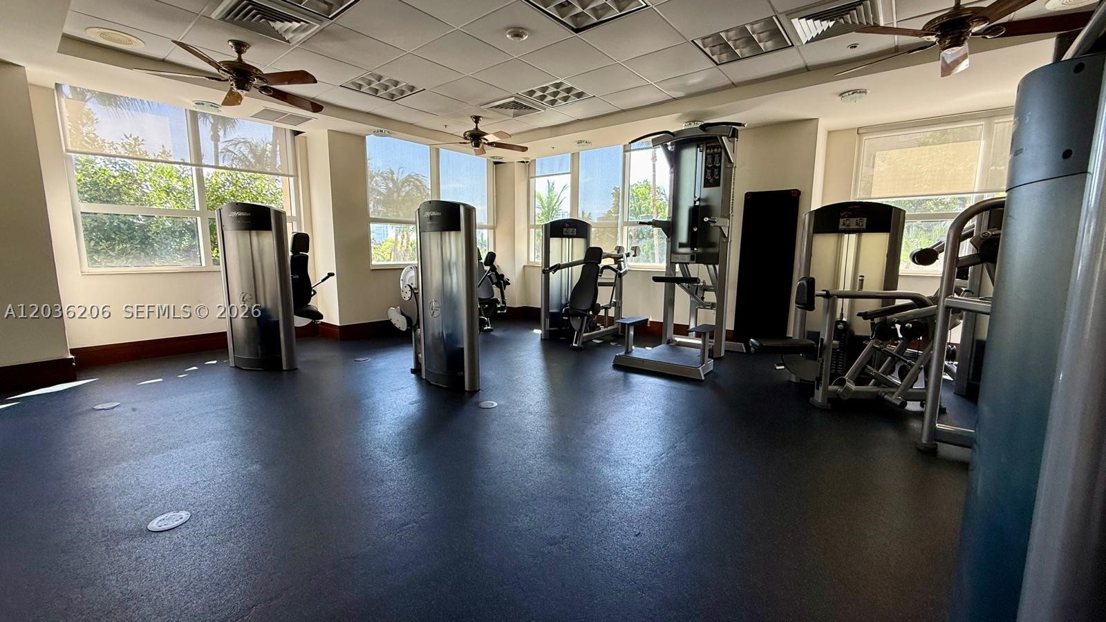 19501 W Country Clb Dr #1212 Aventura, FL 33180