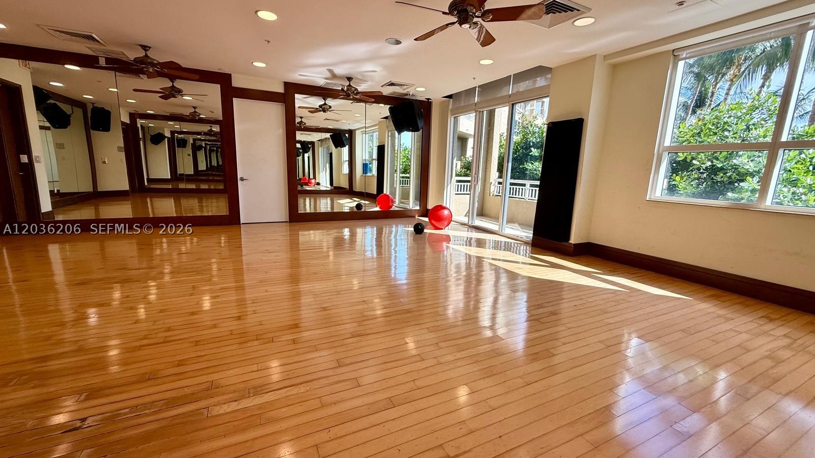 19501 W Country Clb Dr #1212 Aventura, FL 33180