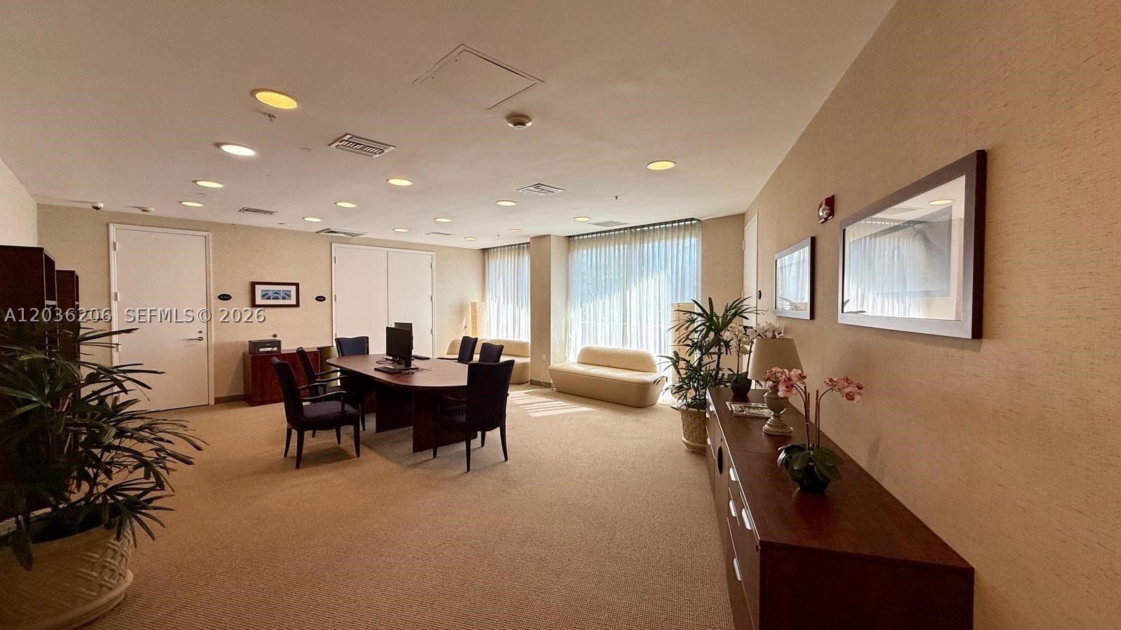 19501 W Country Clb Dr #1212 Aventura, FL 33180